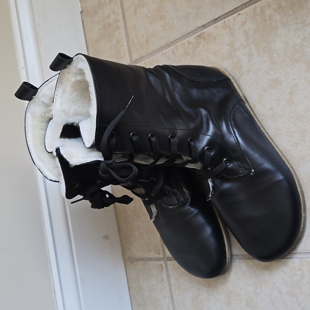 NWOB Aintap Leather/Shearling Lace-up Boot - Picture 10 of 12
